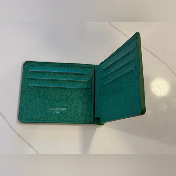 Louis Vuitton “Golf” Men’s Wallet - Picture 3 of 3